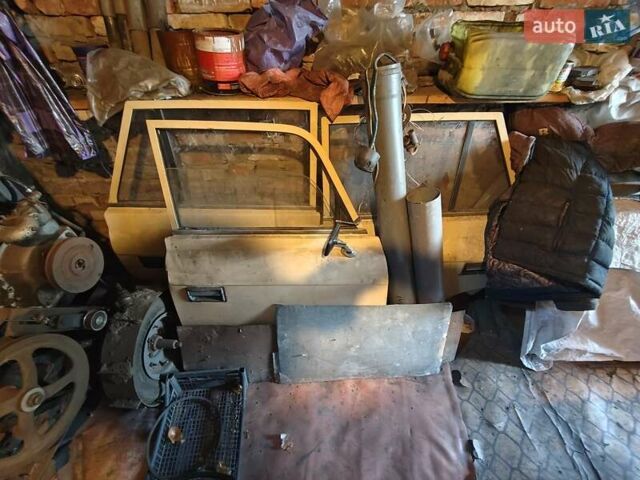 Оранжевый ИЖ 21251 Комби, объемом двигателя 1.5 л и пробегом 50 тыс. км за 650 $, фото 9 на Automoto.ua