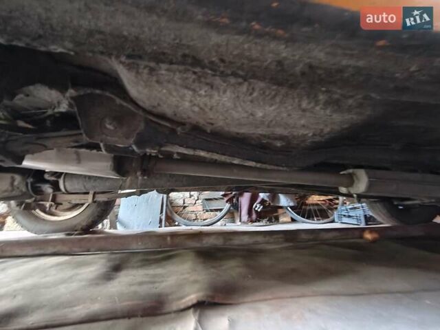 Оранжевый ИЖ 21251 Комби, объемом двигателя 1.5 л и пробегом 50 тыс. км за 650 $, фото 2 на Automoto.ua