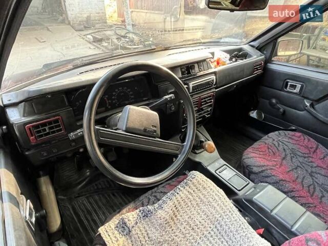 Красный ИЖ 2126, объемом двигателя 1.57 л и пробегом 100 тыс. км за 1500 $, фото 4 на Automoto.ua