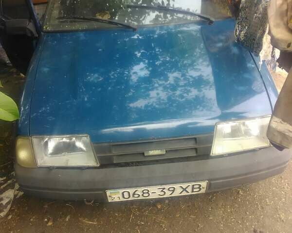 Синий ИЖ 2126, объемом двигателя 1.6 л и пробегом 80 тыс. км за 599 $, фото 1 на Automoto.ua