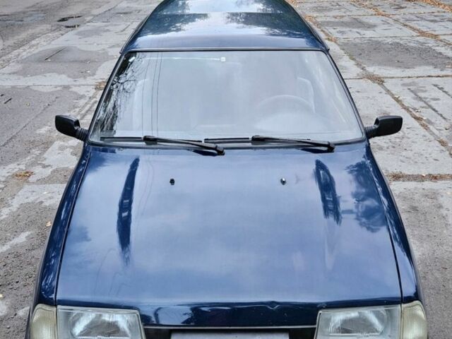 Синий ИЖ 2126, объемом двигателя 1.6 л и пробегом 235 тыс. км за 950 $, фото 10 на Automoto.ua