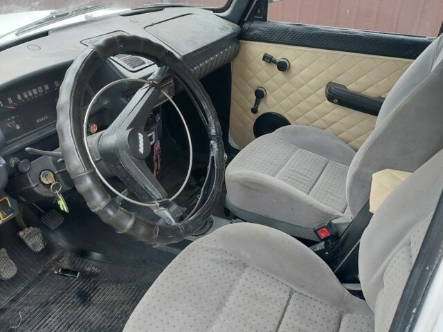 ИЖ 2715 1989 в Виннице на Automoto.ua Белый ИЖ 2715, объемом двигателя 1.5 л и пробегом 9 тыс. км за 650 $, фото 3 на Automoto.ua