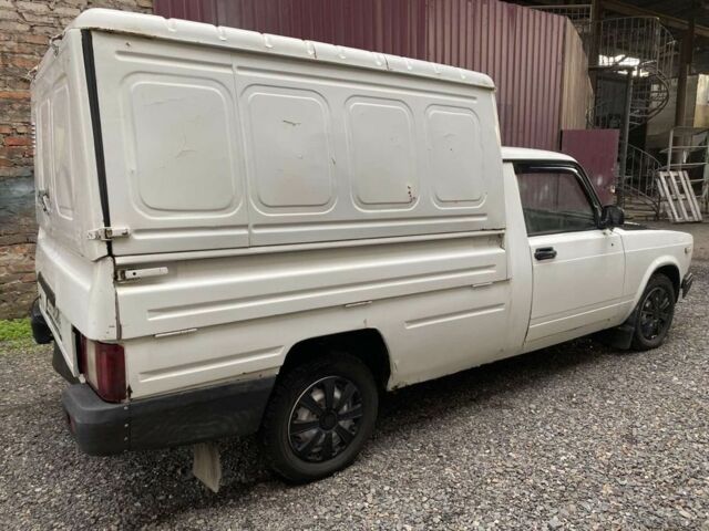 Белый ИЖ 2715, объемом двигателя 1.6 л и пробегом 78 тыс. км за 1800 $, фото 1 на Automoto.ua