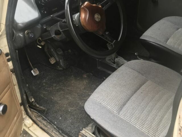 Бежевый ИЖ 2715, объемом двигателя 1.5 л и пробегом 25 тыс. км за 550 $, фото 2 на Automoto.ua