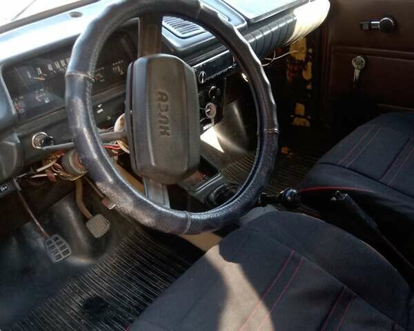 Красный ИЖ 2715, объемом двигателя 0 л и пробегом 111 тыс. км за 600 $, фото 1 на Automoto.ua