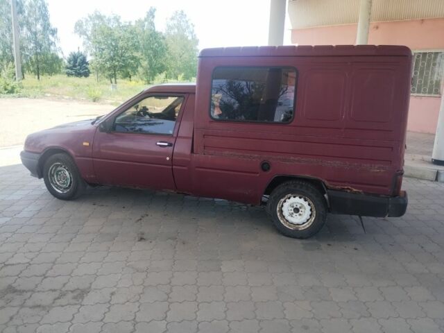 Красный ИЖ 2715, объемом двигателя 1.6 л и пробегом 250 тыс. км за 726 $, фото 3 на Automoto.ua
