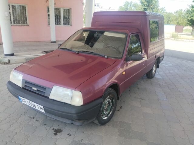 Красный ИЖ 2715, объемом двигателя 1.6 л и пробегом 250 тыс. км за 726 $, фото 2 на Automoto.ua