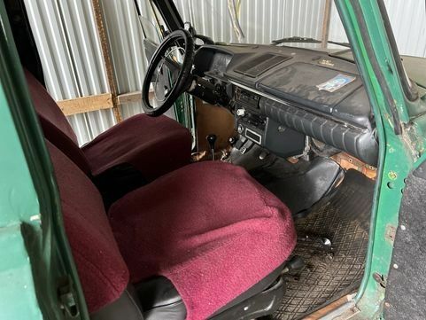 Зеленый ИЖ 2715, объемом двигателя 0 л и пробегом 500 тыс. км за 330 $, фото 4 на Automoto.ua