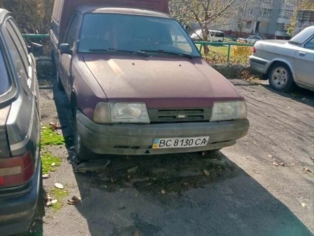 Красный ИЖ 2717, объемом двигателя 0 л и пробегом 250 тыс. км за 590 $, фото 1 на Automoto.ua