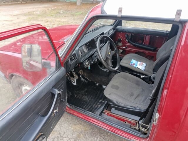 Красный ИЖ 2717, объемом двигателя 1.6 л и пробегом 45 тыс. км за 711 $, фото 6 на Automoto.ua