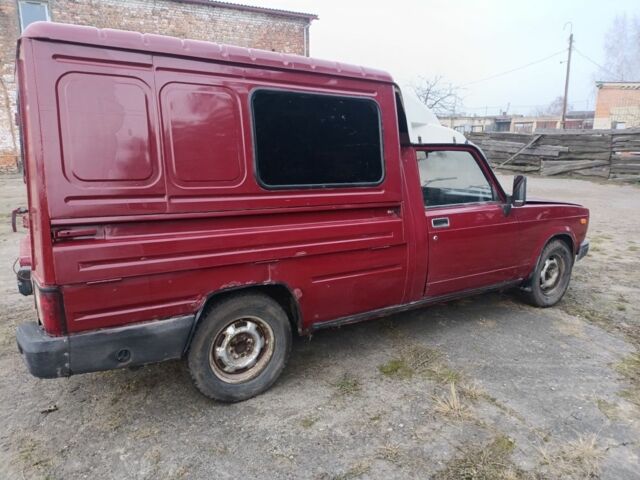 Красный ИЖ 2717, объемом двигателя 1.6 л и пробегом 45 тыс. км за 711 $, фото 4 на Automoto.ua