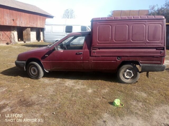 Красный ИЖ 2717, объемом двигателя 0 л и пробегом 105 тыс. км за 768 $, фото 1 на Automoto.ua