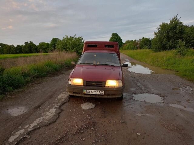 Красный ИЖ 2717, объемом двигателя 0 л и пробегом 235 тыс. км за 450 $, фото 5 на Automoto.ua