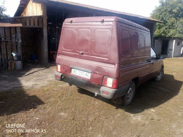 Красный ИЖ 2717, объемом двигателя 0 л и пробегом 105 тыс. км за 768 $, фото 2 на Automoto.ua