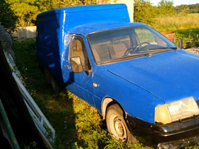 Синий ИЖ 2717, объемом двигателя 1.6 л и пробегом 0 тыс. км за 450 $, фото 2 на Automoto.ua