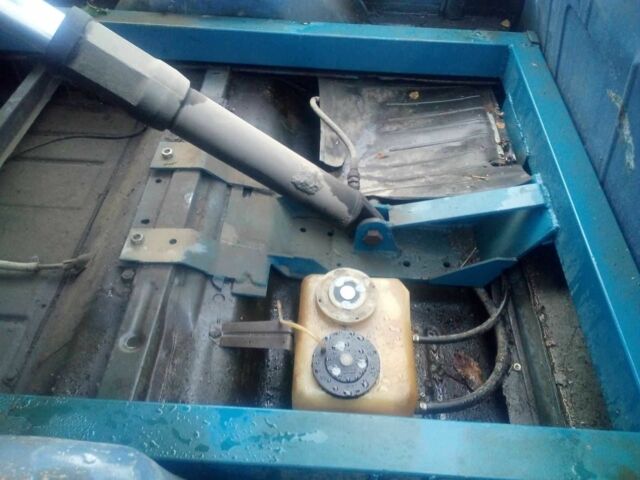 ИЖ 2717 1997 в Томашполе на Automoto.ua Синий ИЖ 2717, объемом двигателя 0 л и пробегом 78 тыс. км за 1500 $, фото 7 на Automoto.ua