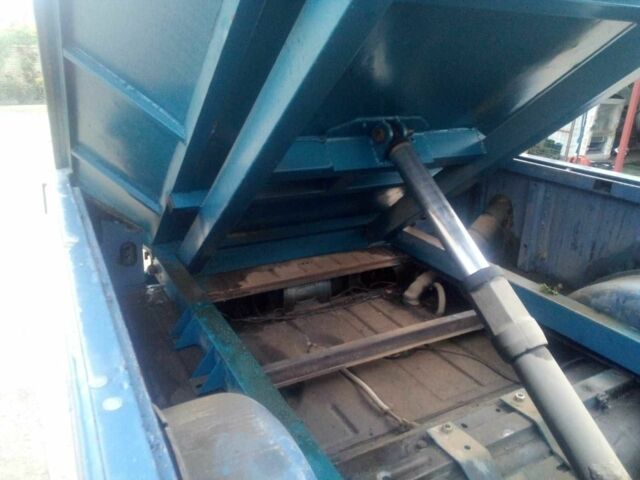 ИЖ 2717 1997 в Томашполе на Automoto.ua Синий ИЖ 2717, объемом двигателя 0 л и пробегом 78 тыс. км за 1500 $, фото 9 на Automoto.ua