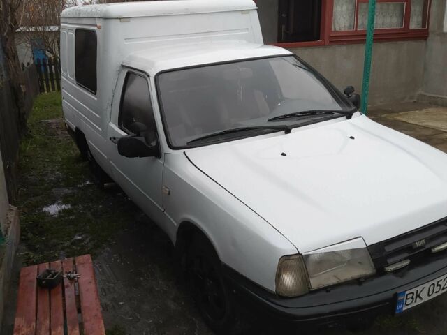 Белый ИЖ 27171, объемом двигателя 1.6 л и пробегом 2 тыс. км за 880 $, фото 1 на Automoto.ua