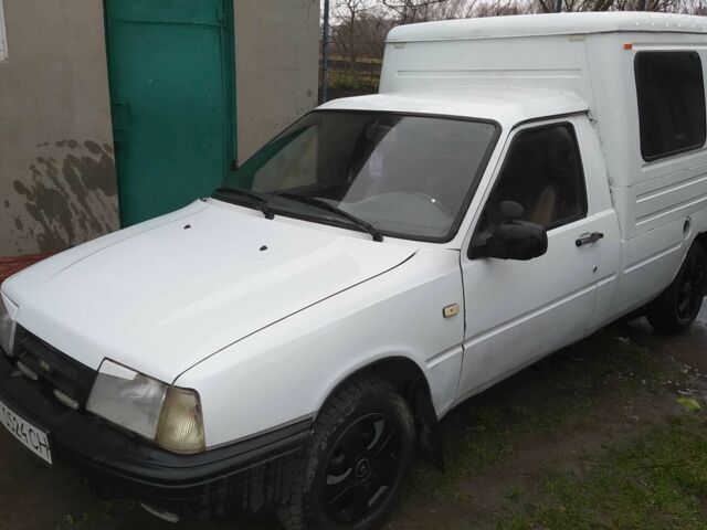 Белый ИЖ 27171, объемом двигателя 1.6 л и пробегом 2 тыс. км за 880 $, фото 2 на Automoto.ua