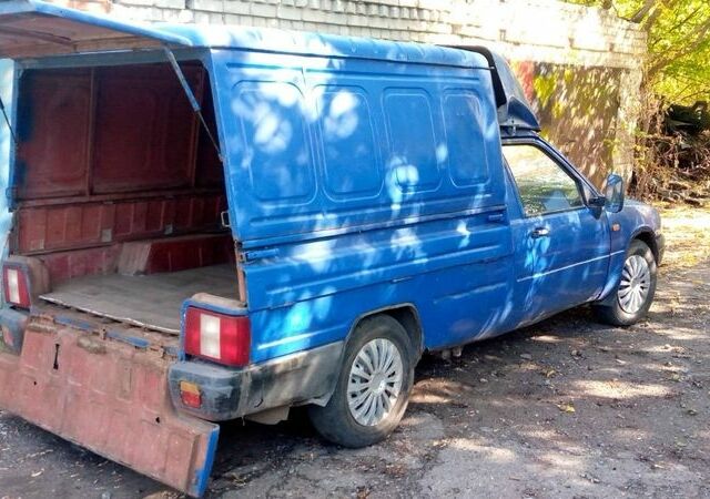 Синий ИЖ 27171, объемом двигателя 1.6 л и пробегом 222 тыс. км за 500 $, фото 1 на Automoto.ua