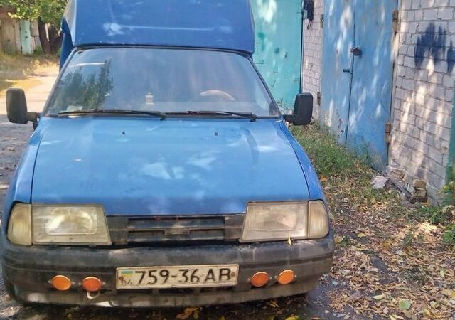 Синий ИЖ 27171, объемом двигателя 1.6 л и пробегом 222 тыс. км за 500 $, фото 5 на Automoto.ua