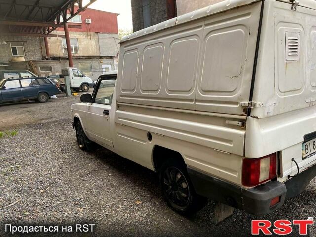 ИЖ 27175 2007 в Кривом Роге на Automoto.ua Белый ИЖ 27175, объемом двигателя 1.6 л и пробегом 78 тыс. км за 1800 $, фото 3 на Automoto.ua