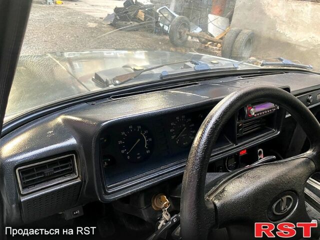 ИЖ 27175 2007 в Кривом Роге на Automoto.ua Белый ИЖ 27175, объемом двигателя 1.6 л и пробегом 78 тыс. км за 1800 $, фото 8 на Automoto.ua