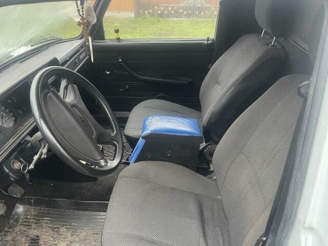 Білий ІЖ 27175, об'ємом двигуна 1.6 л та пробігом 70 тис. км за 1500 $, фото 5 на Automoto.ua