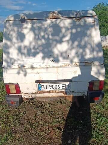 Белый ИЖ 27175, объемом двигателя 1.57 л и пробегом 79 тыс. км за 1330 $, фото 2 на Automoto.ua