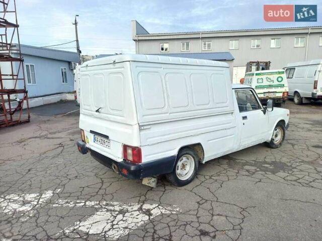 Белый ИЖ 27175, объемом двигателя 1.57 л и пробегом 139 тыс. км за 1200 $, фото 6 на Automoto.ua