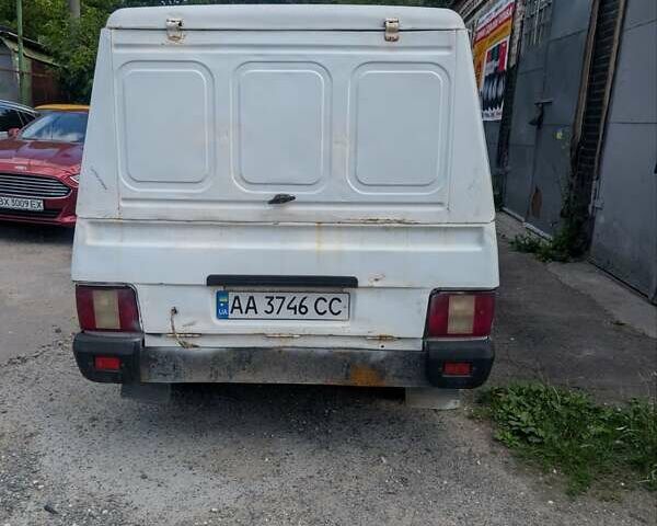 Белый ИЖ 27175, объемом двигателя 1.57 л и пробегом 100 тыс. км за 1000 $, фото 4 на Automoto.ua