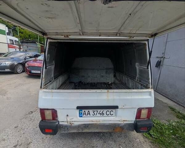Белый ИЖ 27175, объемом двигателя 1.57 л и пробегом 100 тыс. км за 1000 $, фото 3 на Automoto.ua