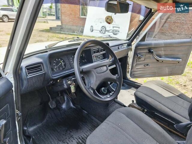 ІЖ 27175 2007 у Кропивницькому (Кіровограді) на Automoto.ua Білий ІЖ 27175, об'ємом двигуна 1.57 л та пробігом 78 тис. км за 1500 $, фото 13 на Automoto.ua