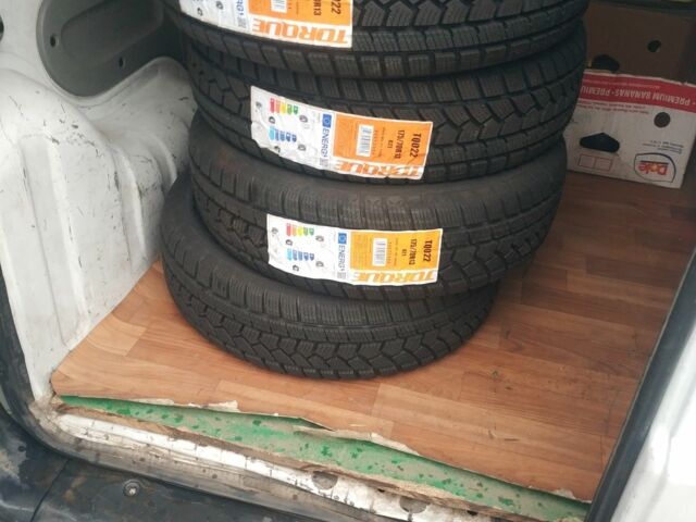 Белый ИЖ 27175, объемом двигателя 1.6 л и пробегом 100 тыс. км за 1067 $, фото 5 на Automoto.ua