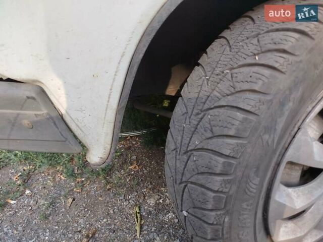 Белый ИЖ 27175, объемом двигателя 1.57 л и пробегом 100 тыс. км за 1600 $, фото 1 на Automoto.ua