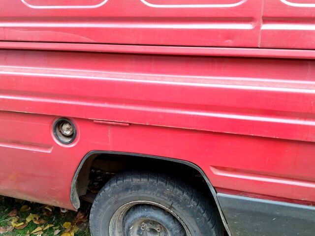 Красный ИЖ 27175, объемом двигателя 1.6 л и пробегом 77 тыс. км за 1000 $, фото 1 на Automoto.ua