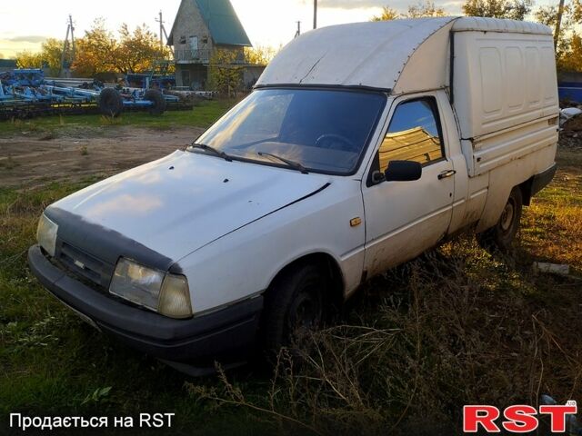 ИЖ 27175, объемом двигателя 1.6 л и пробегом 0 тыс. км за 500 $, фото 2 на Automoto.ua