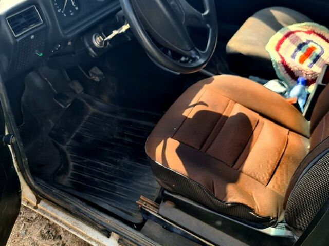 ИЖ 27175, объемом двигателя 1.6 л и пробегом 300 тыс. км за 1100 $, фото 3 на Automoto.ua