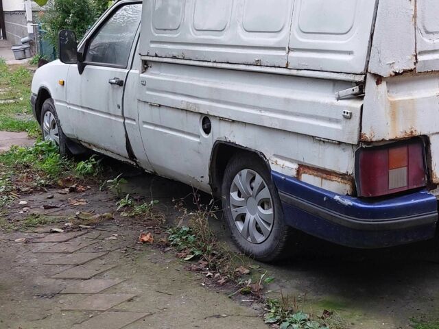 Білий ІЖ 2717 Ода, об'ємом двигуна 1.6 л та пробігом 120 тис. км за 483 $, фото 1 на Automoto.ua