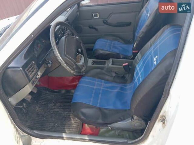 Білий ІЖ 2717 Ода, об'ємом двигуна 1.57 л та пробігом 158 тис. км за 950 $, фото 16 на Automoto.ua