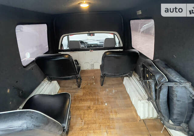 Белый ИЖ 2717 Ода, объемом двигателя 1.6 л и пробегом 197 тыс. км за 950 $, фото 3 на Automoto.ua