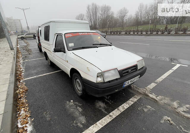Белый ИЖ 2717 Ода, объемом двигателя 1.6 л и пробегом 197 тыс. км за 950 $, фото 9 на Automoto.ua