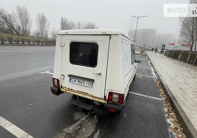 Белый ИЖ 2717 Ода, объемом двигателя 1.6 л и пробегом 197 тыс. км за 950 $, фото 1 на Automoto.ua