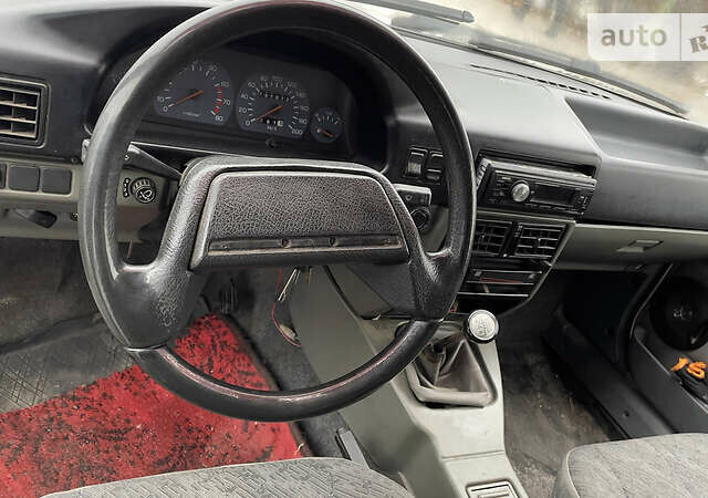 Белый ИЖ 2717 Ода, объемом двигателя 1.6 л и пробегом 197 тыс. км за 950 $, фото 5 на Automoto.ua