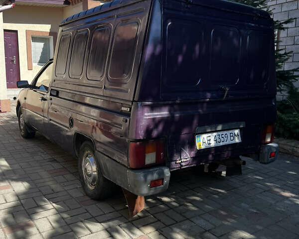 Фиолетовый ИЖ 2717 Ода, объемом двигателя 1.6 л и пробегом 295 тыс. км за 950 $, фото 3 на Automoto.ua