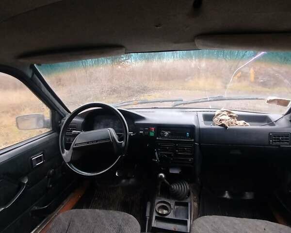 Фиолетовый ИЖ 2717 Ода, объемом двигателя 1.57 л и пробегом 200 тыс. км за 700 $, фото 7 на Automoto.ua