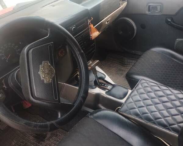 Красный ИЖ 2717 Ода, объемом двигателя 2 л и пробегом 100 тыс. км за 1200 $, фото 3 на Automoto.ua