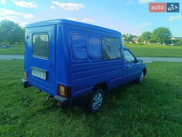 Синий ИЖ 2717 Ода, объемом двигателя 1.6 л и пробегом 155 тыс. км за 1000 $, фото 5 на Automoto.ua