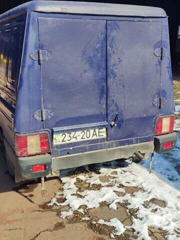 Синий ИЖ 2717 Ода, объемом двигателя 0 л и пробегом 250 тыс. км за 1400 $, фото 5 на Automoto.ua