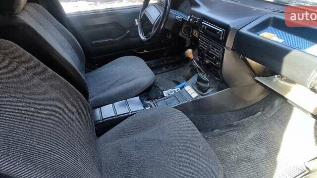 Синий ИЖ 2717 Ода, объемом двигателя 0 л и пробегом 250 тыс. км за 1400 $, фото 1 на Automoto.ua